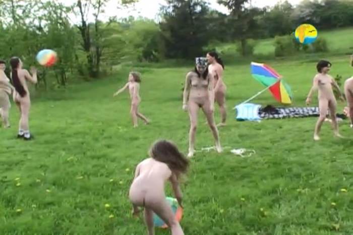 Meadow Video Naturism Freedom [Nudity collection]