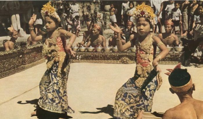 Legong: Dance of the Virgins 1935 [Bali India] Naturism retro video [Nudity collection]